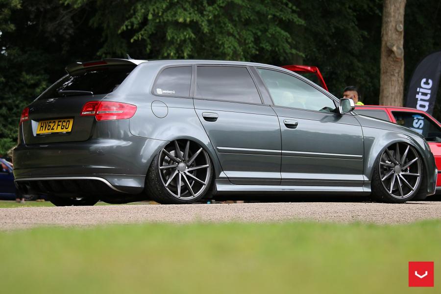  Audi RS3 Sportback on Vossen Wheels (CVT) 2017 года  (фото 8 из 28)